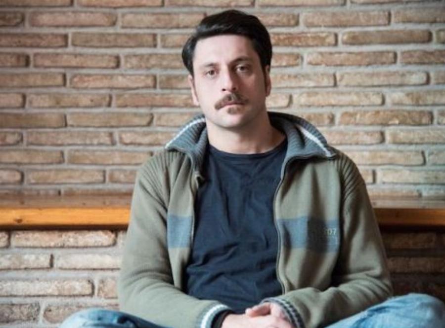 Γιώργος Χρυσοστόμου: Τα οικονομικά προβλήματα, η σεξουαλική παρενόχληση στα 17, η σχέση με το αλκοόλ και η αγάπη για τη μοναξιά