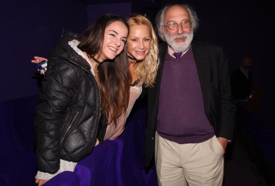 Ζένια Μπονάτσου: Το αυτοάνοσο που κατέστρεψε τον πατέρα της και το κληρονόμησε η ίδια και η δουλειά ως σερβιτόρα