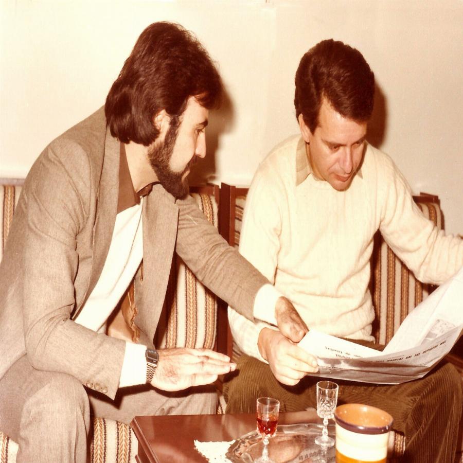 Μανώλης Μητσιάς: Το ξεκίνημα της ζωής του, ως ιεροψάλτης, η φυλάκιση, η όμορφη οικογένεια και τα 40 χρόνια γάμου με τη σύζυγό του