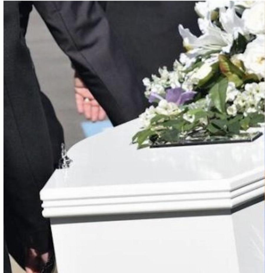 «Ο μονάκριβός μου Μάριος έγινε άγγελος. Ήταν να πάει σχολείο. Αντί για πάρτι γενεθλίων τον κήδεψα. Έφυγε σε μια ώρα»