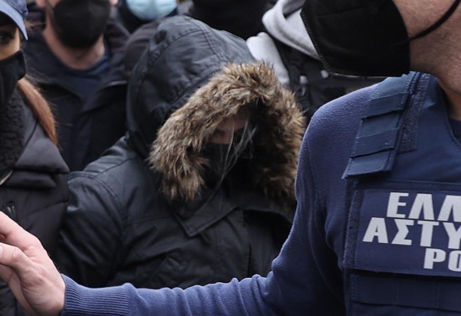 «Μάνο αγάπη μου έλα πάρε με από εδώ»: Όσα φωνάζουν οι κρατούμενες των φυλακών στη Ρούλα Πισπιρίγκου