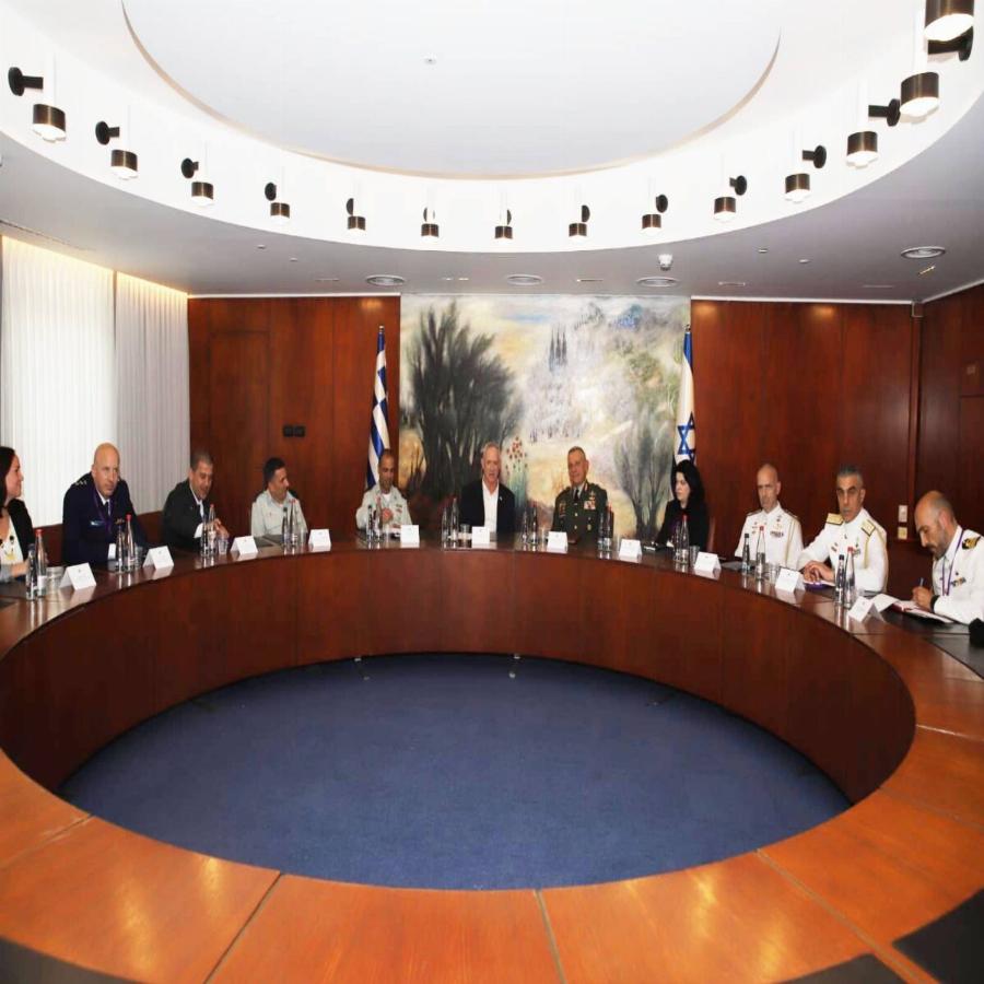 Ιερουσαλήμ: Ο Αρχηγός ΓΕΕΘΑ προσκυνά τον τάφο του Ιησού