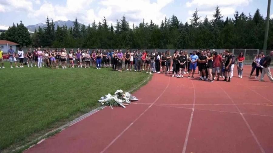 Θάνατος 22χρονης αθλήτριας: Σπαρακτικό αντίο στη Γεωργία από εκατοντάδες συμφοιτητές της στην Κομοτηνή