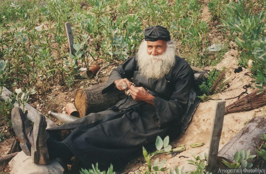 Γέροντας Χαράλαμπος ο κομποσχοινάς: Λέγε την ευχή “Κύριε Ιησού Χριστέ ελέησόν με” και θα χορτάσεις Χριστό