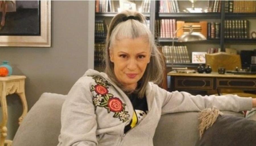 Γαλήνη Τσεβά: Η ομοιότητα με την Ελένη Δήμου, το θέατρο, η αλλαγή στα μαλλιά της και η στροφή στην καριέρα της