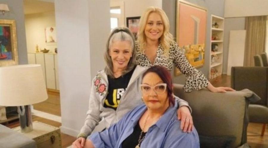 Γαλήνη Τσεβά: Η ομοιότητα με την Ελένη Δήμου, το θέατρο, η αλλαγή στα μαλλιά της και η στροφή στην καριέρα της