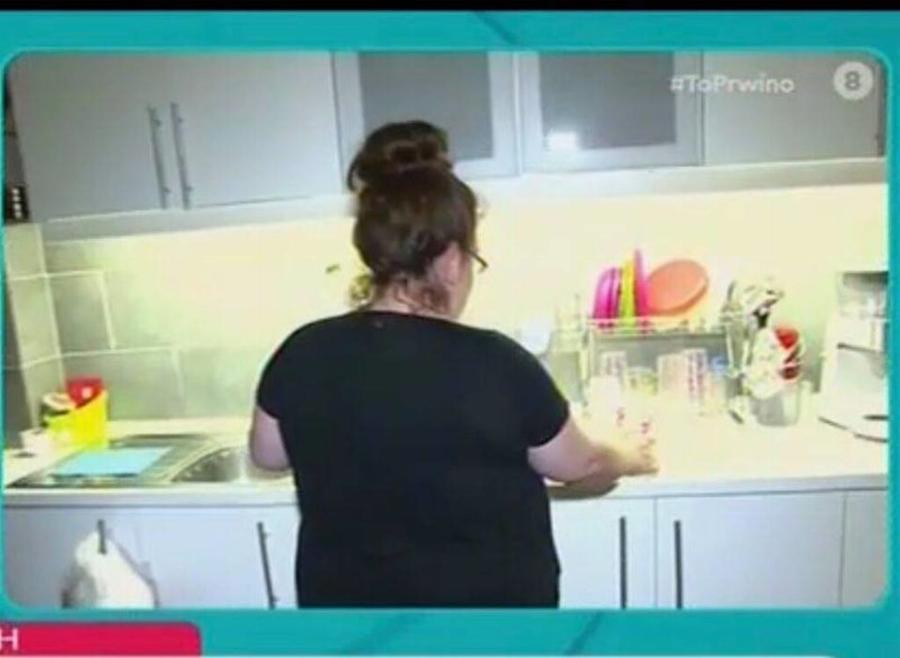 Σοφία Βογιατζάκη: Το κλασικό ελληνικό σπίτι, οι εικόνες Αγίων και η εύχρηστη κουζίνα