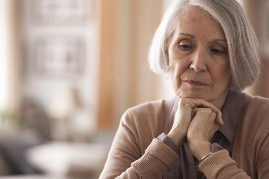 «Η κόρη μου παντρεύεται και ο πεθερός της είναι η πρώτη μου αγάπη. Θέλω να διαλύσω τον γάμο τους, δεν αντέχω»