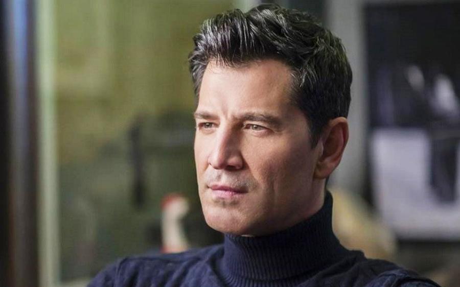 Οργισμένος ο Σάκης: Πήρε θέση ο Ρουβάς για όσα έγιναν στα γραφεία Mad και η αντίδραση του έγινε viral