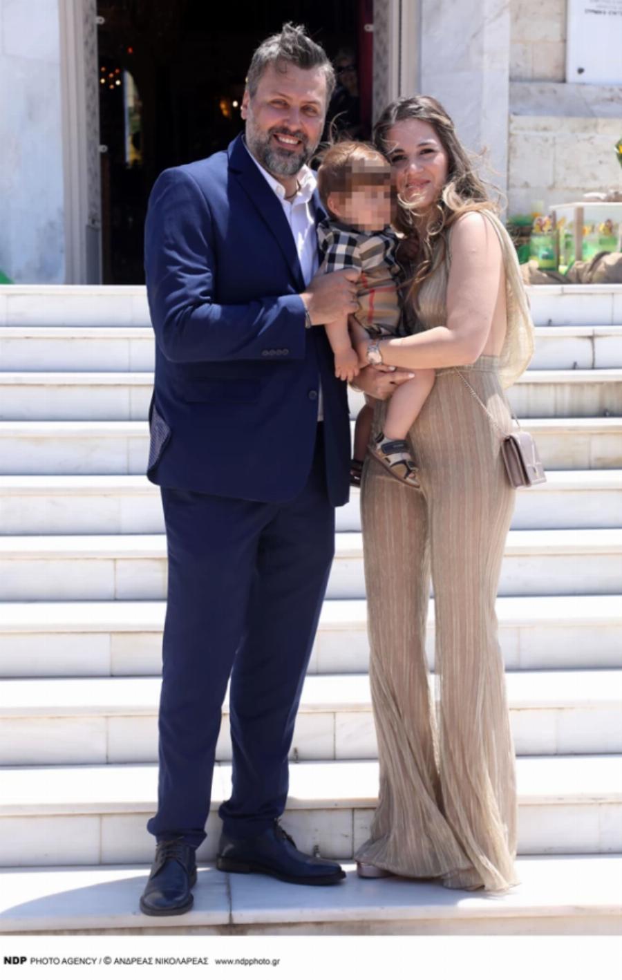 Βάφτισαν τον γιο τους, Γιάννης Καλλιάνος – Χάρις Δαμιανού: Η ονειρική διακόσμηση, ο νονός και το ευτυχισμένο γεγονός