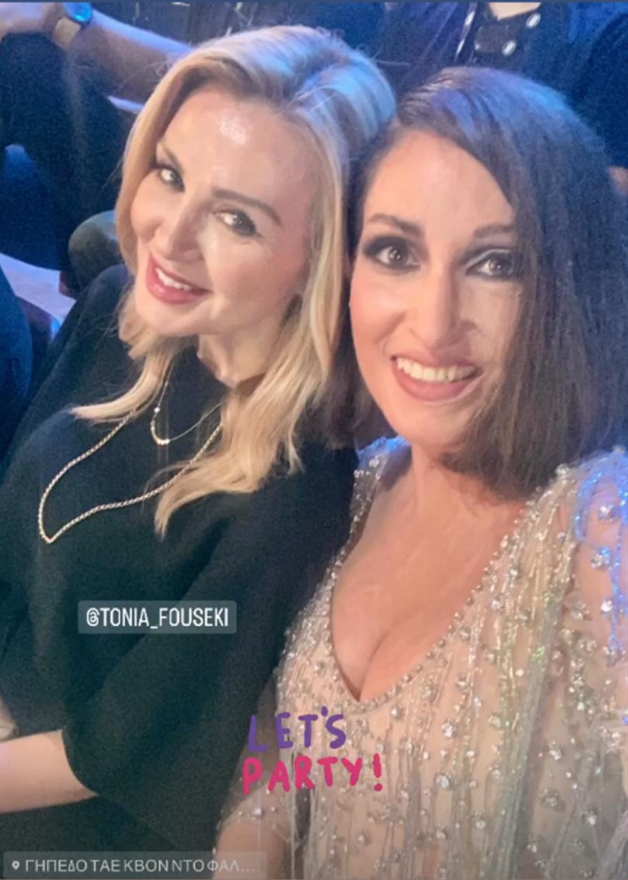 Ιωάννα Παλιοσπύρου: Έκλεψε τις εντυπώσεις με μίνι φόρεμα με swarovski και κρόσια που τόνιζε τα καλλίγραμμα πόδια της