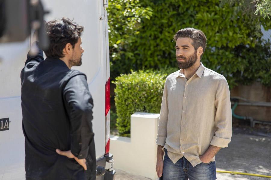 Πολυεκατομμυριούχος έθαψε το πανάκριβο του αυτοκίνητο του για να μπορεί να το πάρει μαζί του στον άλλο κόσμο