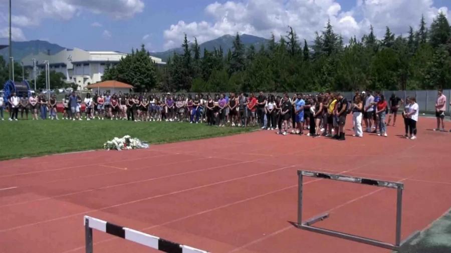 Θάνατος 22χρονης αθλήτριας: Σπαρακτικό αντίο στη Γεωργία από εκατοντάδες συμφοιτητές της στην Κομοτηνή