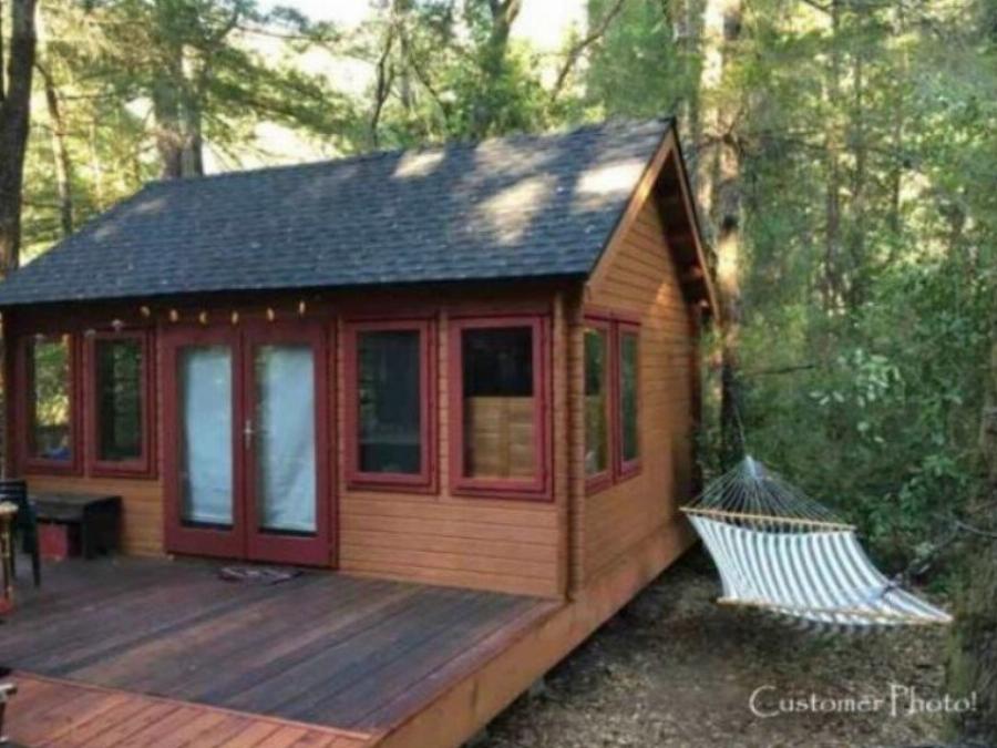 Ξύλινα σπιτάκια από 4,000 ευρώ: Έρχονται όπου θες και στήνονται σε λίγες μέρες