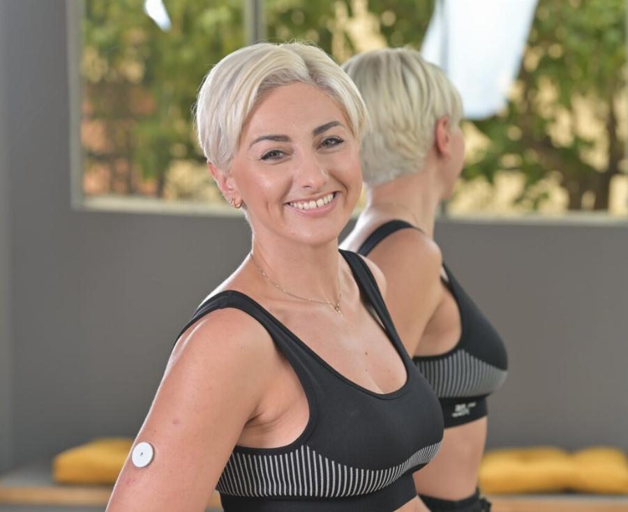 Συγκινητική φωτογραφία από την Ρεγγίνα Μακέδου: Ανέβασε φωτό από την ώρα που κάνει μεταμόσχευση μυελού των οστών