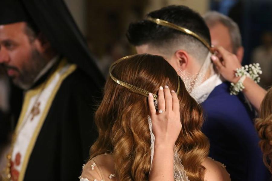 Στέφανα: Τι πρέπει να κάνουμε σε περίπτωση θανάτου ή χωρισμού, σύμφωνα με την θρησκεία