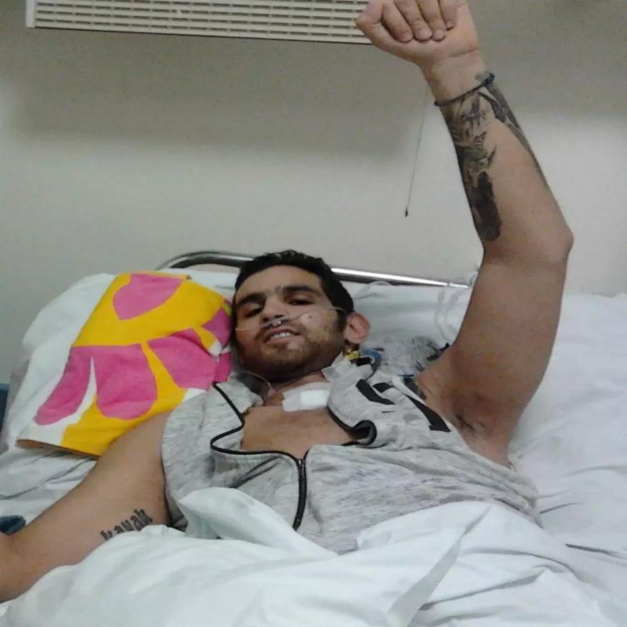 Η ανάρτηση του Ετεοκλή Παύλου για τη μητέρα του που συγκλονίζει: Φωτογραφίες από την περίοδο που ήταν στο νοσοκομείο