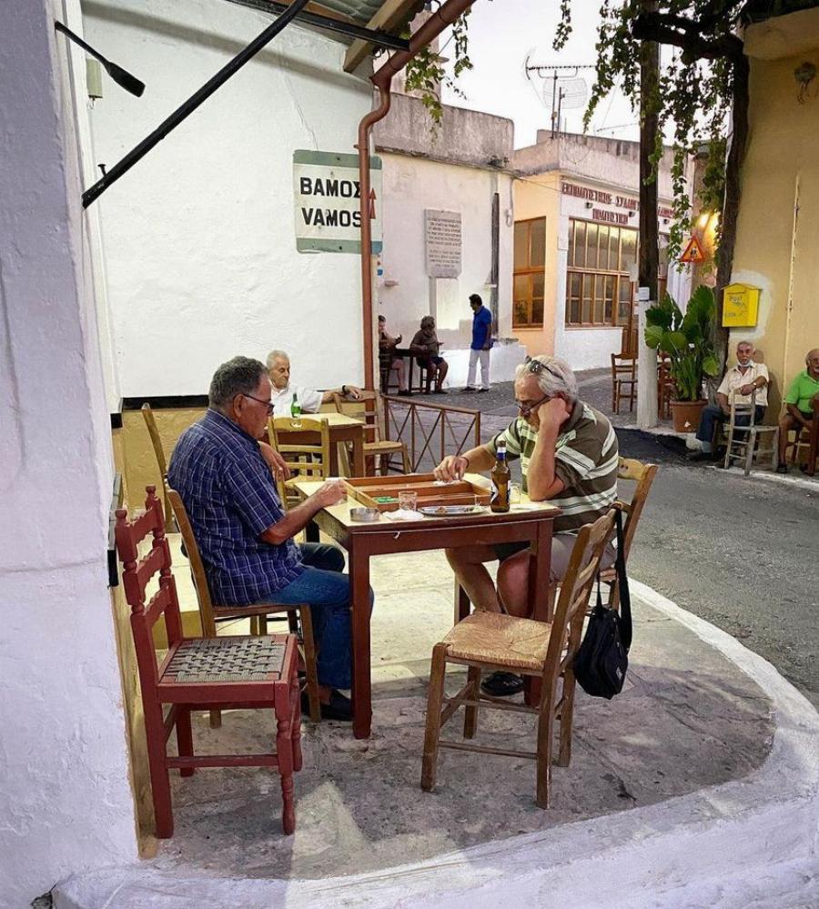 Ο παππούς μου χώρισε από τη γιαγιά μου, στα 75 του επειδή δεν ήθελε να πηγαίνει εκδρομές σε μοναστήρια μαζί της