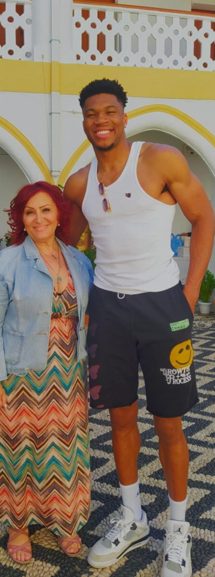 Γιάννης Αντετοκούνμπο: Βρέθηκε στην Ιερά Μονή Πανορμίτη Σύμης