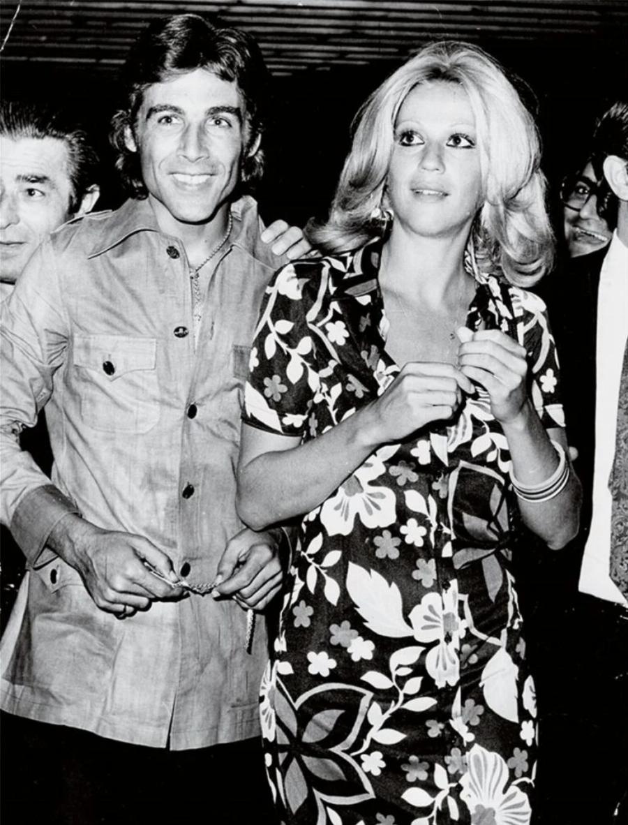 Τόλης Βοσκόπουλος – Ζωή Λάσκαρη: 50 χρόνια μετά, μάθαμε τον λόγο που χώρισε το διάσημο ζευγάρι – «Έσκισε όλα τα φουστάνια»