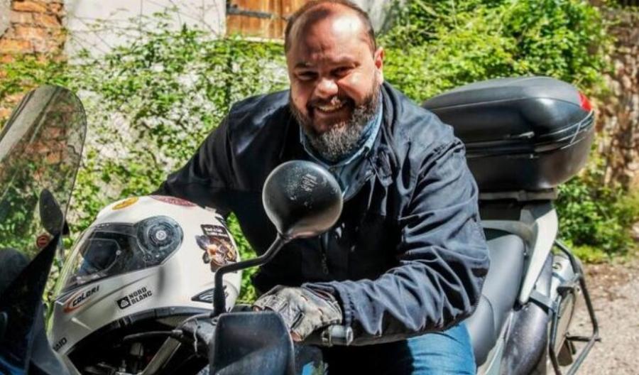 Θλίψη και θρήνος στην Σαντορίνη: Νεκpός στο νησί ο γνωστός μάγειρας Ντίνος Σπυρόπουλος