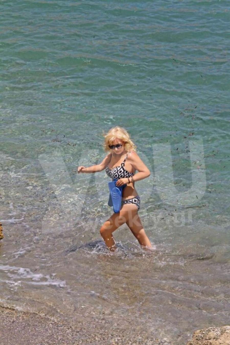 Αγγελική Νικολούλη: Οι φωτογραφίες χωρίς ρετούς με καλλίγραμο σώμα στα 58 και η υγιεινή διατροφή που ακολουθεί