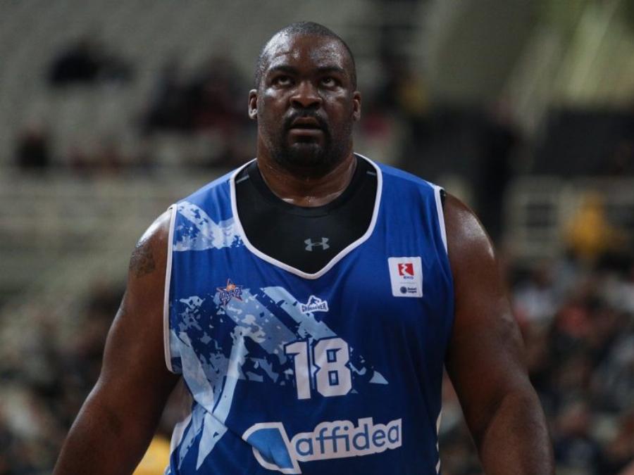 «Δεν θέλω να το μάθει κανείς»: Πράξη ανθρωπιάς από τον Σακίλ Ο΄Νιλ που και κέρασε όλο το μαγαζί, πληρώνοντας και τους λογαριασμούς τους