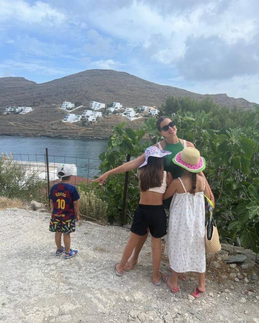 Αγαλματένιο κορμί: Πανέμορφη στα 40 της χωρίς ρετούς και φίλτρα η Σταματίνα Τσιμτσιλή