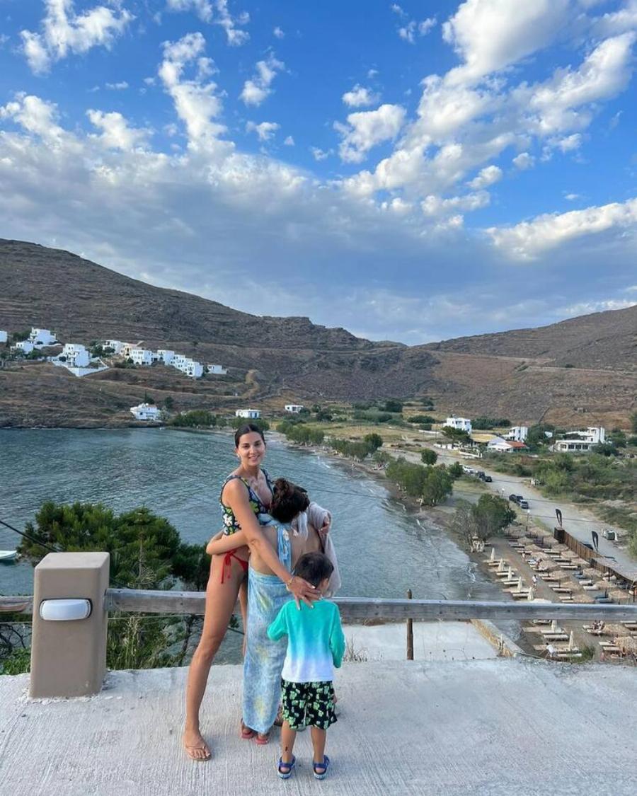 Αγαλματένιο κορμί: Πανέμορφη στα 40 της χωρίς ρετούς και φίλτρα η Σταματίνα Τσιμτσιλή