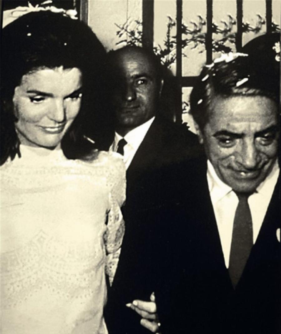 Αριστοτέλης Ωνάσης-Τζάκι Κένεντι: Ο γάμος που έγραψε ιστορία, οι εκλεκτοί καλεσμένοι και το νυφικό του αιώνα