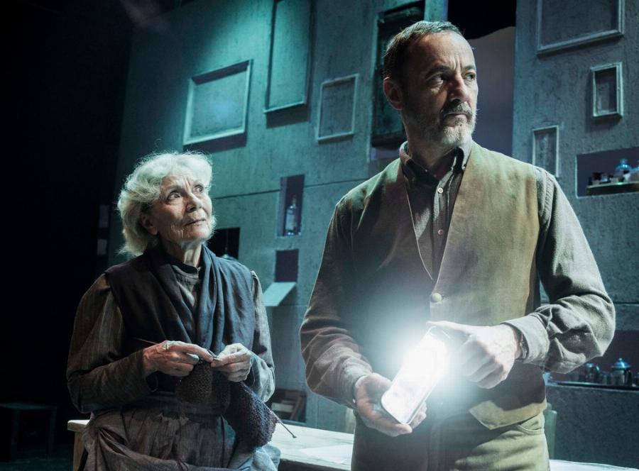 Έρση Μαλικένζου: Τα μυστικά για την προσωπική της ζωή, ο ρόλος στα Μαύρα Μεσάνυχτα και η σπουδαία καριέρα