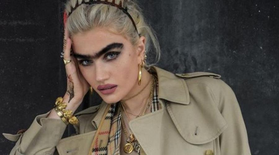 Δεν θα την αναγνώριζες με τίποτα: Όταν η Σοφία Χατζηπαντελή ήταν κατάξανθη χωρίς τεράστια φρύδια