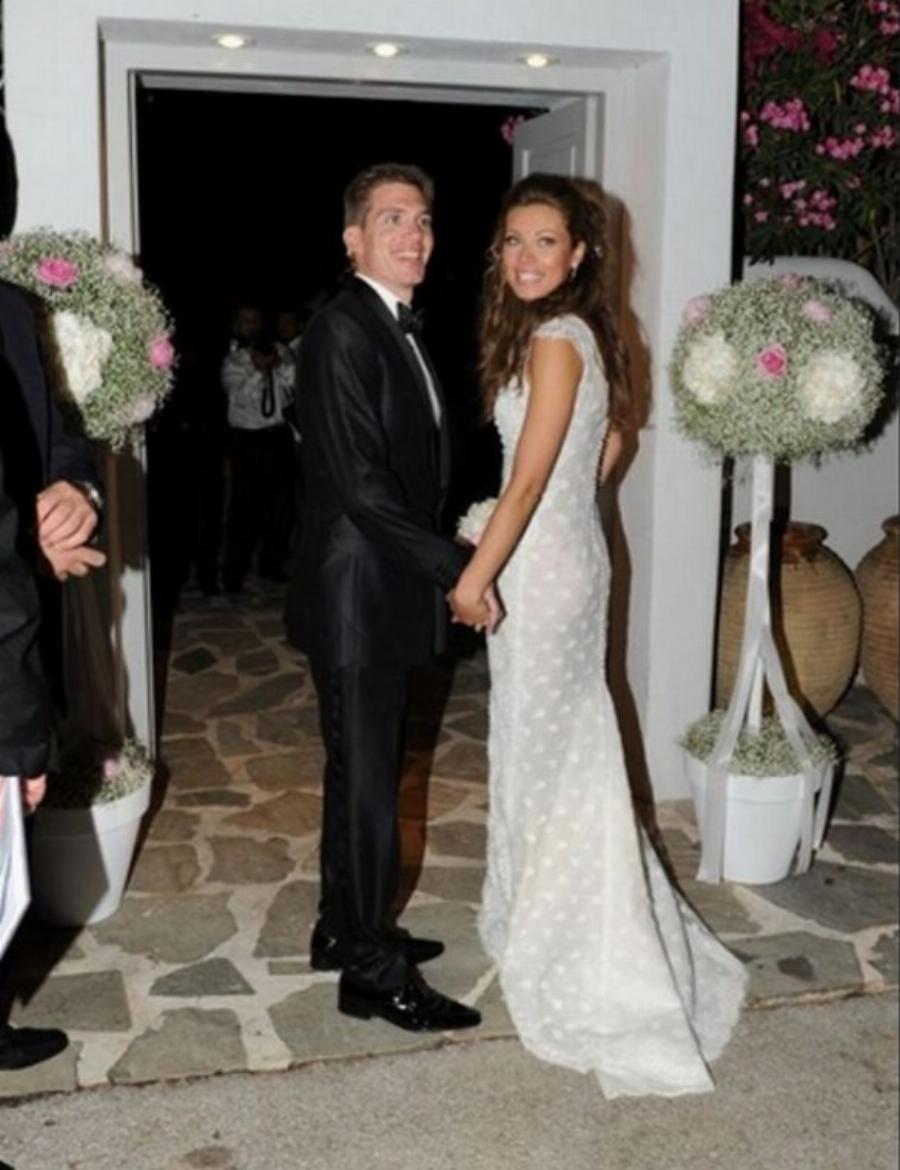 Γάμοι διάσημων Ελλήνων: 6 λαμπερές περιπτώσεις, με εντυπωσιακά νυφικό και πολυτελή διακόσμηση, που έγραψαν ιστορία και έγιναν πρωτοσέλιδα