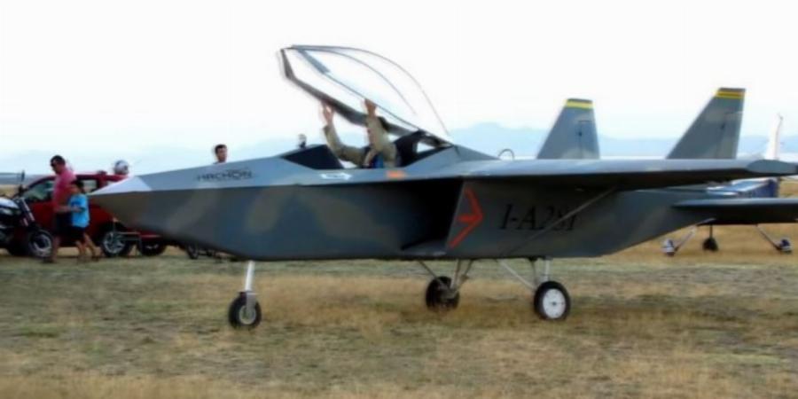 Το πρώτο Ελληνικό αεροπλάνο το κατασκεύασε ένας αστυνομικός από την Φλώρινα – Κατάφερε να εντυπωσιάσει μέχρι και την ΝΑΣΑ