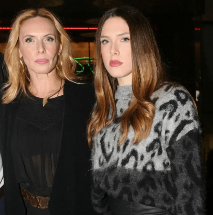 Σαν δύο σταγόνες νερό: Οι 9 κόρες διάσημων Ελληνίδων που ακολουθούν τα “βήματα” των επιτυχημένων μαμάδων τους