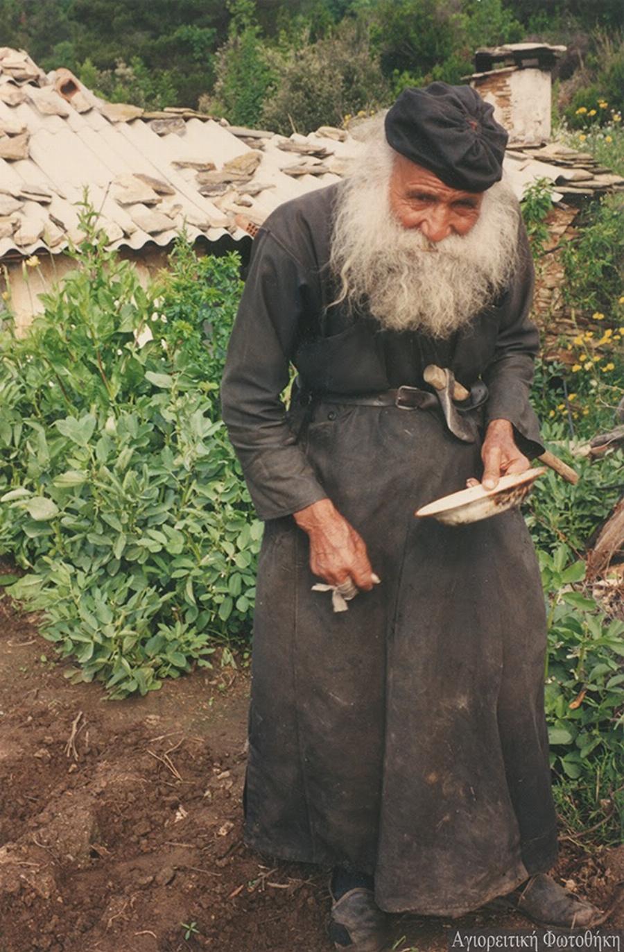 Γέροντας Χαράλαμπος ο κομποσχοινάς: Λέγε την ευχή “Κύριε Ιησού Χριστέ ελέησόν με” και θα χορτάσεις Χριστό