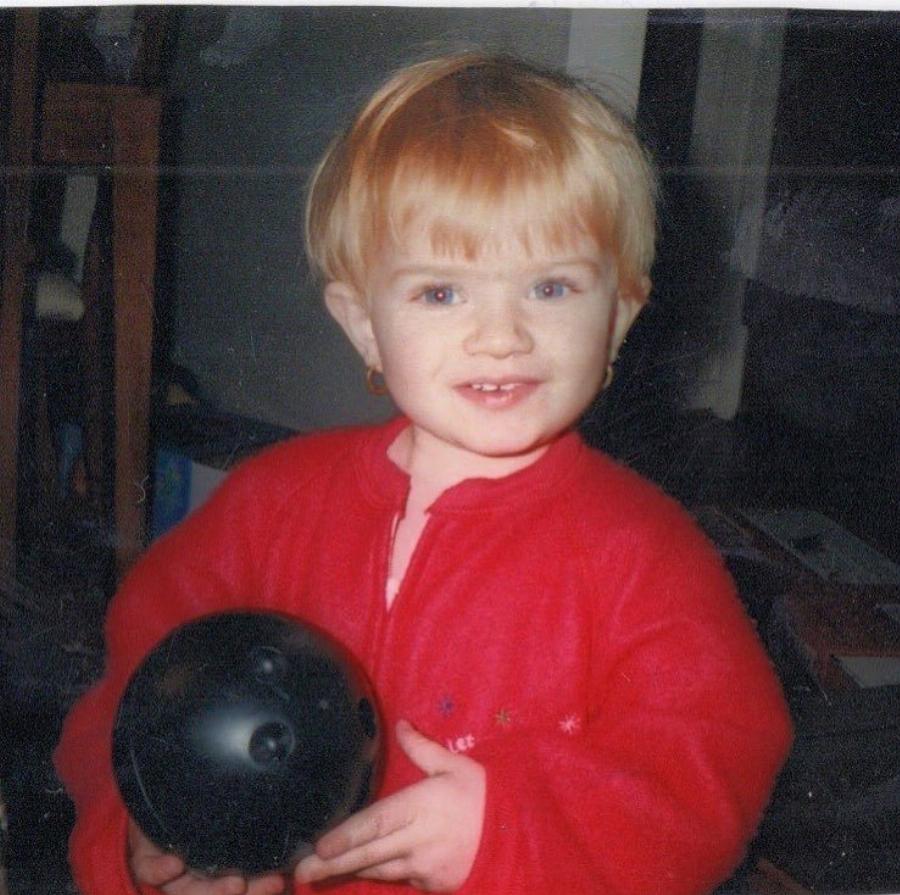 Δεν θα την αναγνώριζες με τίποτα: Όταν η Σοφία Χατζηπαντελή ήταν κατάξανθη χωρίς τεράστια φρύδια