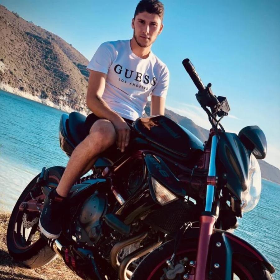 Νεκρός ο 22χρονος Βασίλης Χοίρας: Βαρύ πένθος για την τραγική απώλεια, στα «μαύρα» συγγενείς και φίλοι του