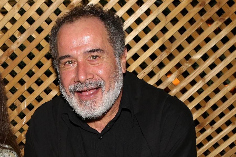 Θοδωρής Κατσαφάδος: Tα δύσκολα φτωχικά χρόνια, το βαρύ πένθος για την σύζυγό του και η απώλεια του αδερφού του από χειροβομβίδα