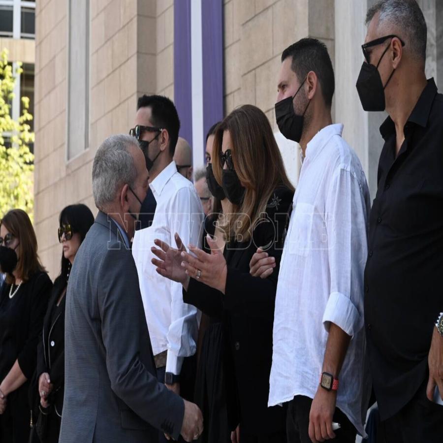 Γιάννης Κοντούλης: Με τιμές ναυάρχου η κηδεία – Το τελευταίο αντίο στον σύζυγο της Δέσποινας Μοιραράκη