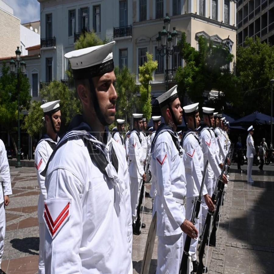 Γιάννης Κοντούλης: Με τιμές ναυάρχου η κηδεία – Το τελευταίο αντίο στον σύζυγο της Δέσποινας Μοιραράκη