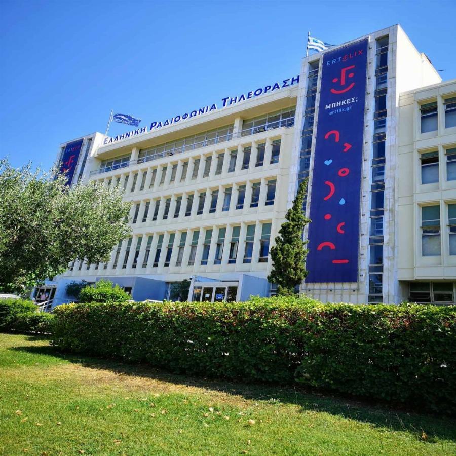 Άνδρας με ρόπαλο «μπούκαρε» στο κτήριο της ΕΡΤ – Συναγερμός στην Αγία Παρασκευή