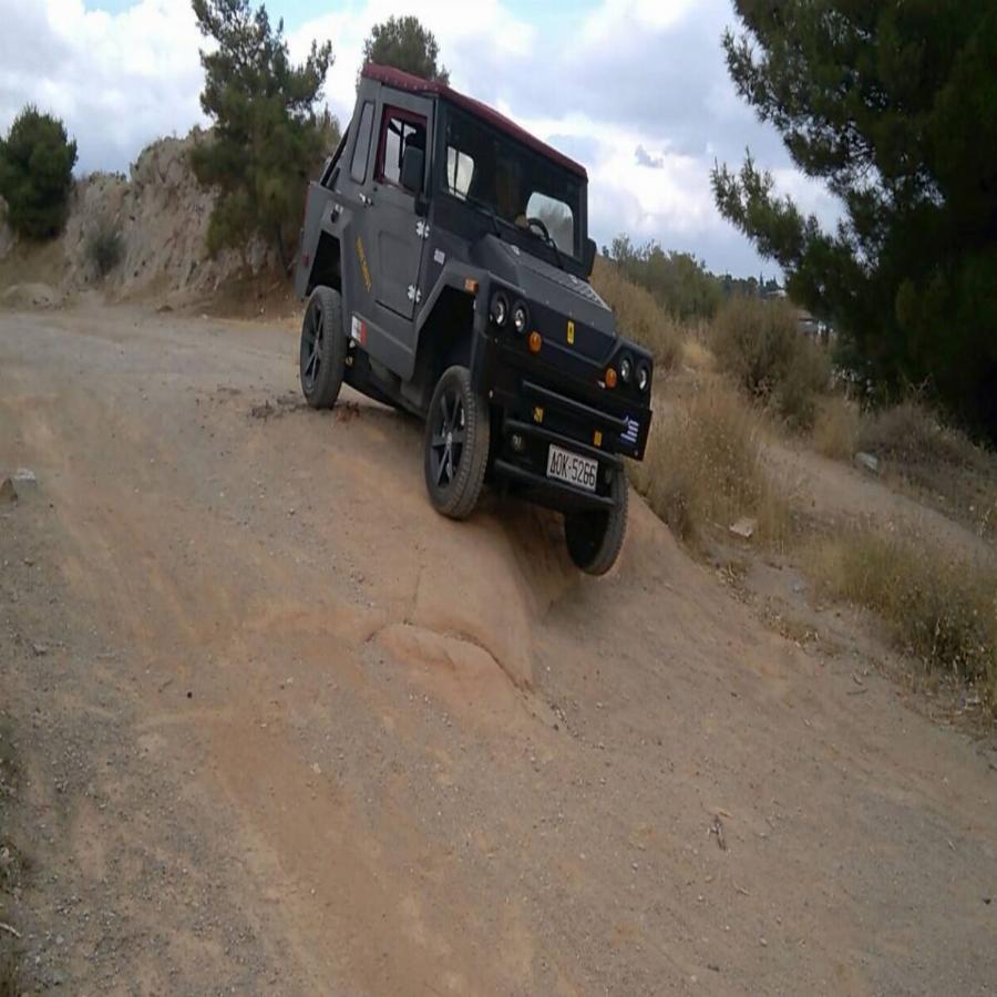 Το όνειρο ξεκινάει για το Keraboss Super K: Με πινακίδες κυκλοφορίας τα δύο πρώτα ελληνικά αυτοκίνητα