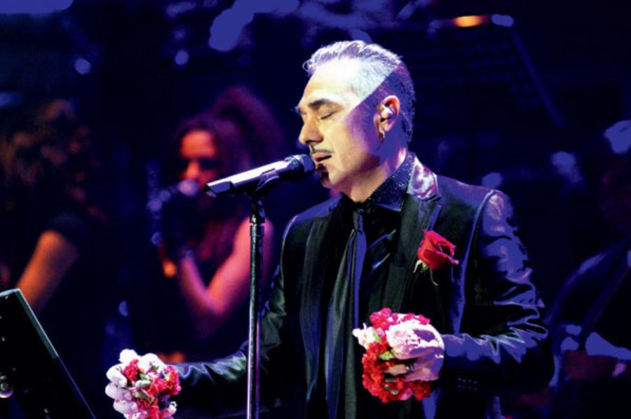 Νότης Σφακιανάκης: Τα δίδυμα παιδιά, οι απόψεις που δίχασαν, τα σύννεφα στον γάμο, η αρρώστια στο λαιμό και ο θάνατος που τον τσάκισε