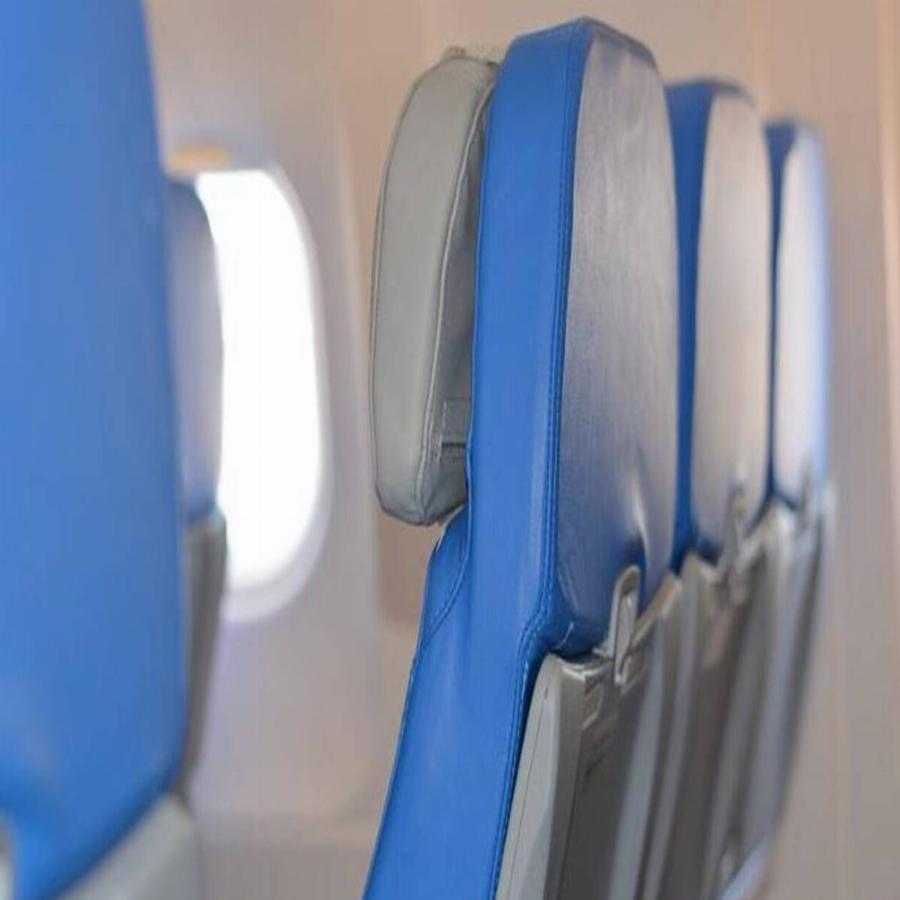 Κώστας Καραμανλής: Κεραυνός χτύπησε το αεροπλάνο με το οποίο ταξίδευε για Μυτιλήνη