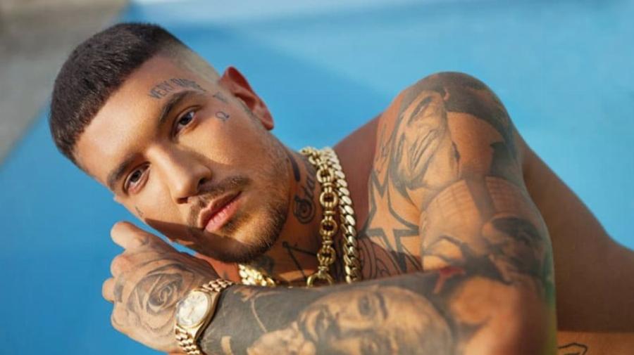 «Γι αυτό να έχετε οδηγό, να σας γράφουν μόνο για ταχύτητα»: Η τροχαία έκοβε κλήση στον οδηγό του Snik κι αυτός έπινε ποτό μπροστά τους