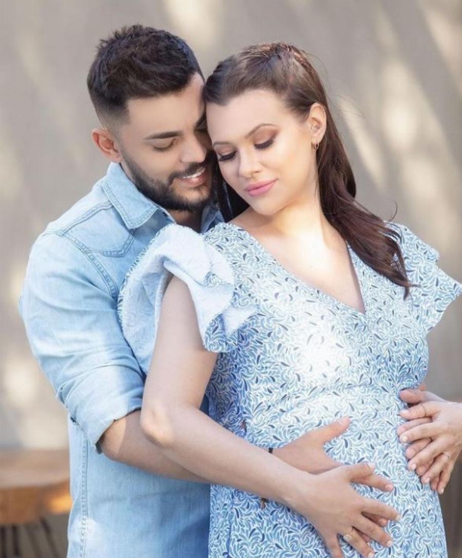 «Το όνομα που θα δώσουμε στον γιο μας είναι σημαντικό για την Ελλάδα» δήλωσε η Λάουρα Νάργες