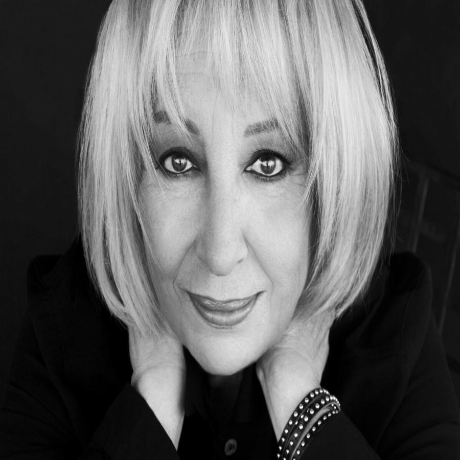 Αλέκα Κανελλίδου: Ο καταπιεστικός πατέρας, η καριέρα που κατάφερε να κάνει στο τραγούδι, η ξενιτιά και η σαγηνευτική φωνή