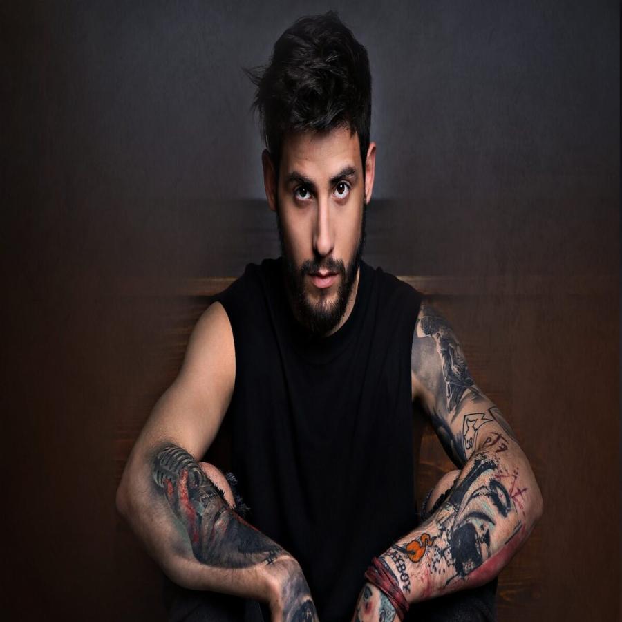 Αναστάσιος Ράμμος: «Αν πάω με άλλη γυναίκα θα πω στη σχέση μου “θες να έρθεις κι εσύ;”»