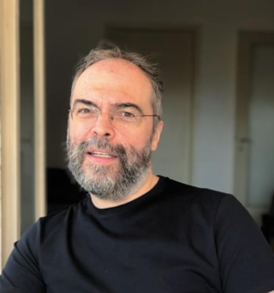 Πάτερ Ανδρέας Κονάνος: «Για όσους ντρέπονται να βγουν στην παραλία επειδή δεν έχουν τέλειο σώμα»